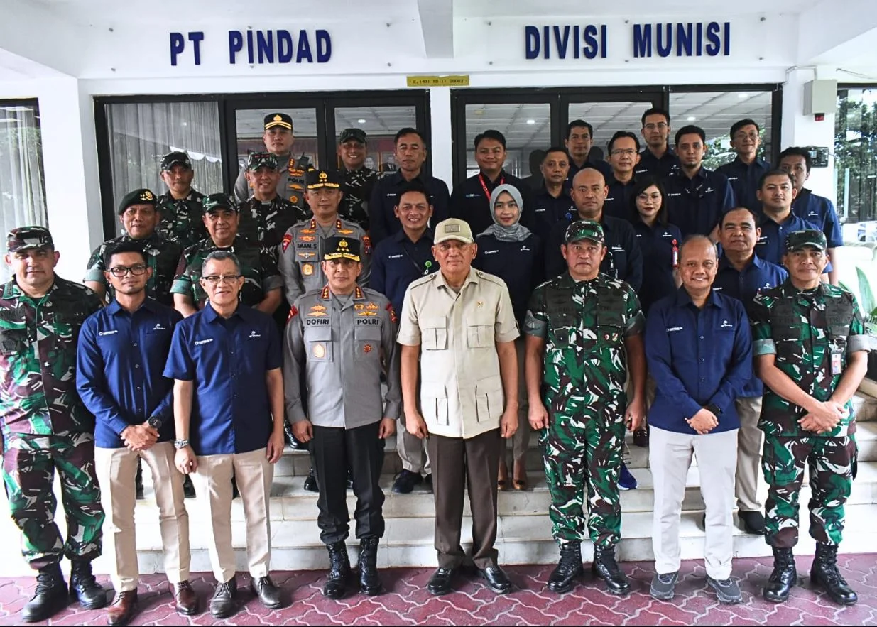 Menhan RI Kunker SMA Taruna dan Divisi Munisi PT.Pindad