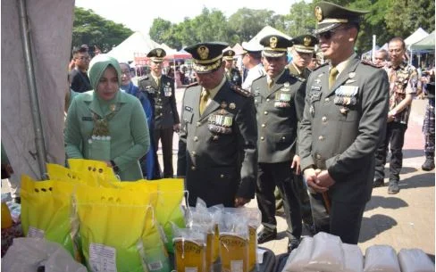 80 UMKMRamaikan Bazar HUT Ke-80 TNI Dilapangan Rampal