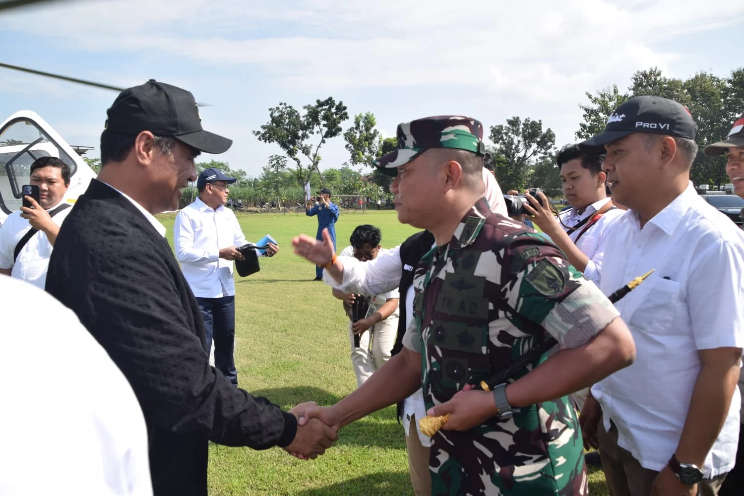 Danrem 083/Bdj Dampingi Mentan RI Kunjungi Pabrik Gula Jatiroto Lumajang
