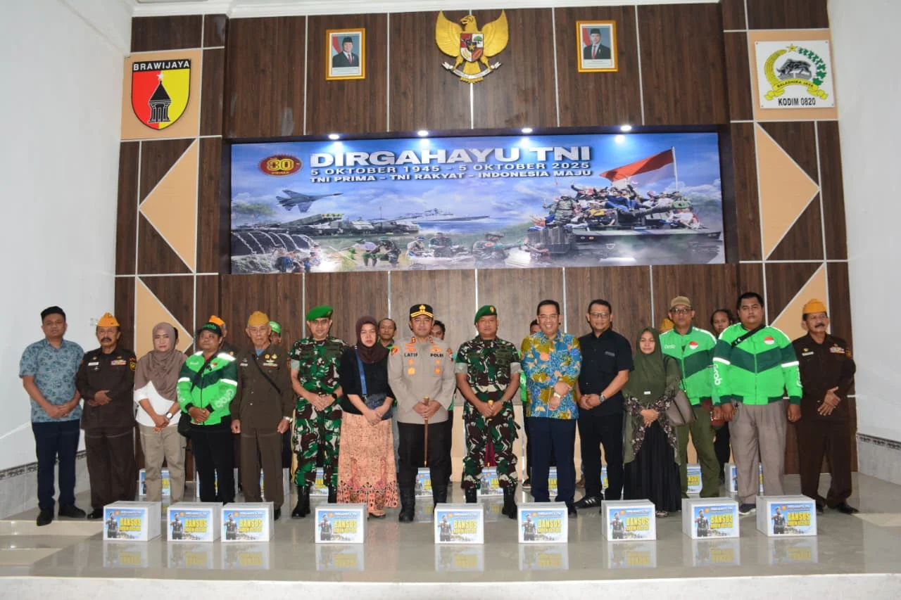 Ratusan Warga Probolinggo ikuti Baksos Kesehatan HUT Ke 80 TNI
