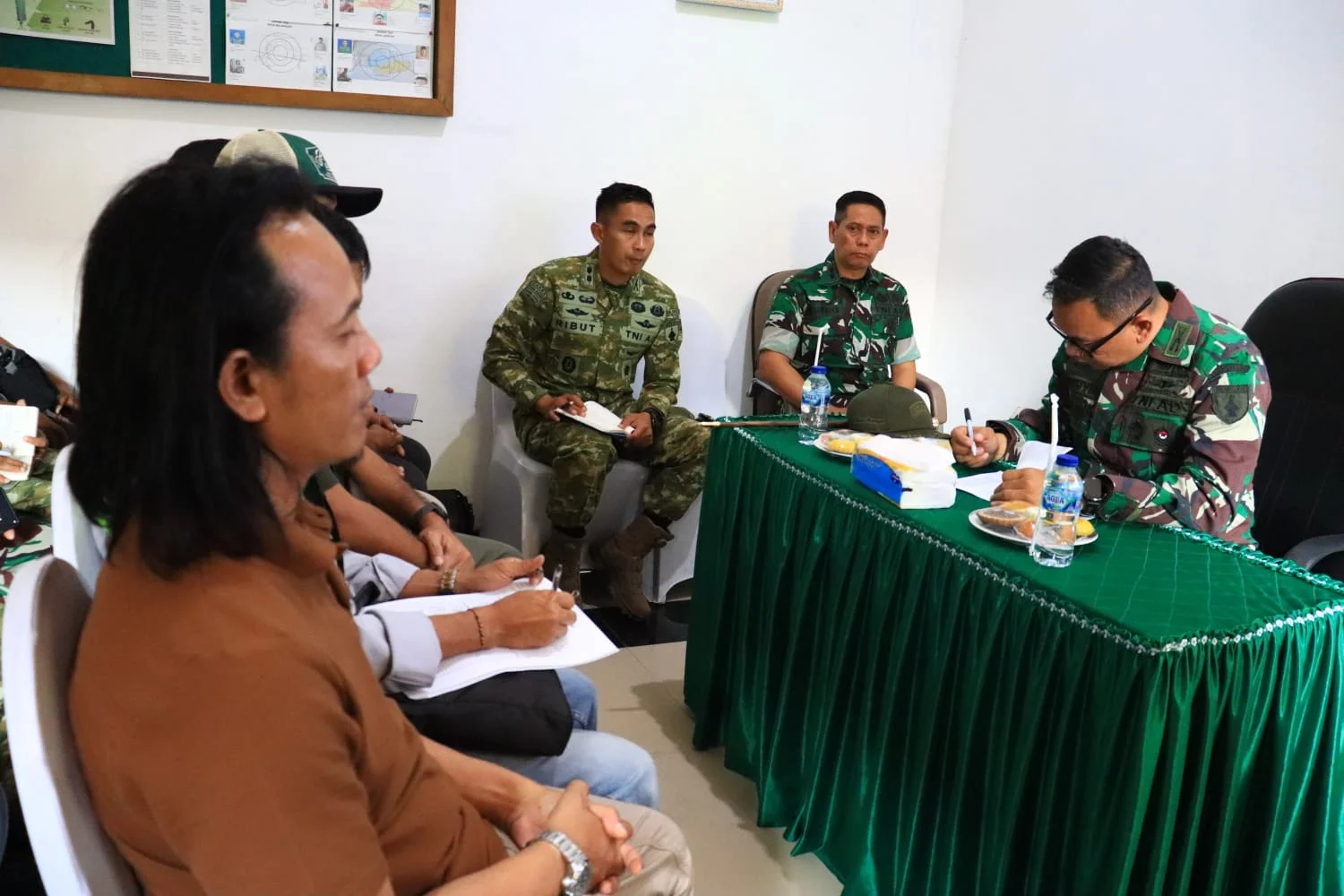 Tingkatkan Sinergi Komsos, Danrem 083/Bdj Kunker ke Koramil 0820/06 Sumberasih Probolinggo