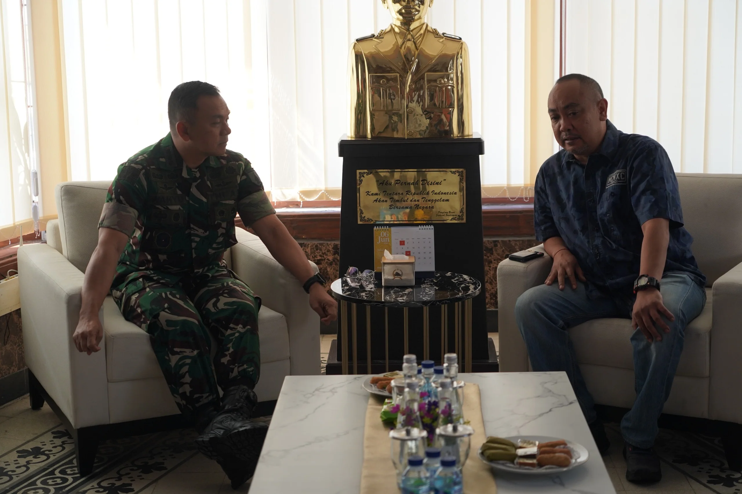 Silaturahmi Bapak  Danis Romel Ke Danrem 083/BDJ