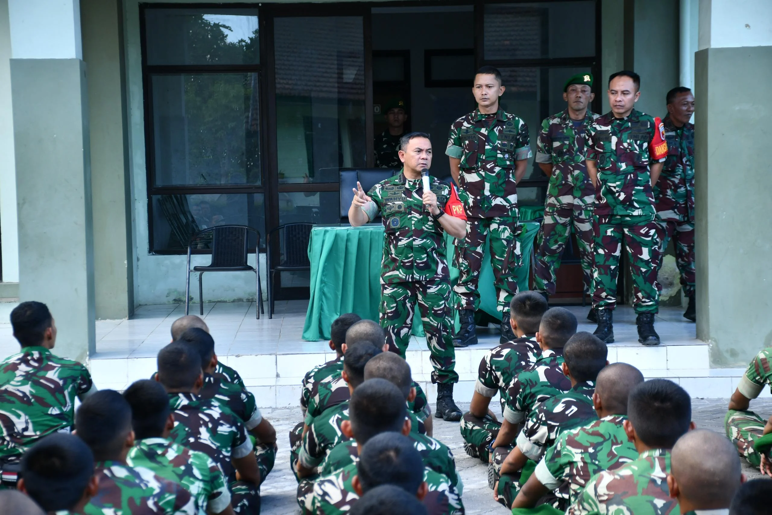 KUNJUNGAN KERJA DANREM 083/BDJ KE MARSHALLING AREA BATALYON INFANTERI TERITORIAL PEMBANGUNAN 535/NARAYA KIRANA