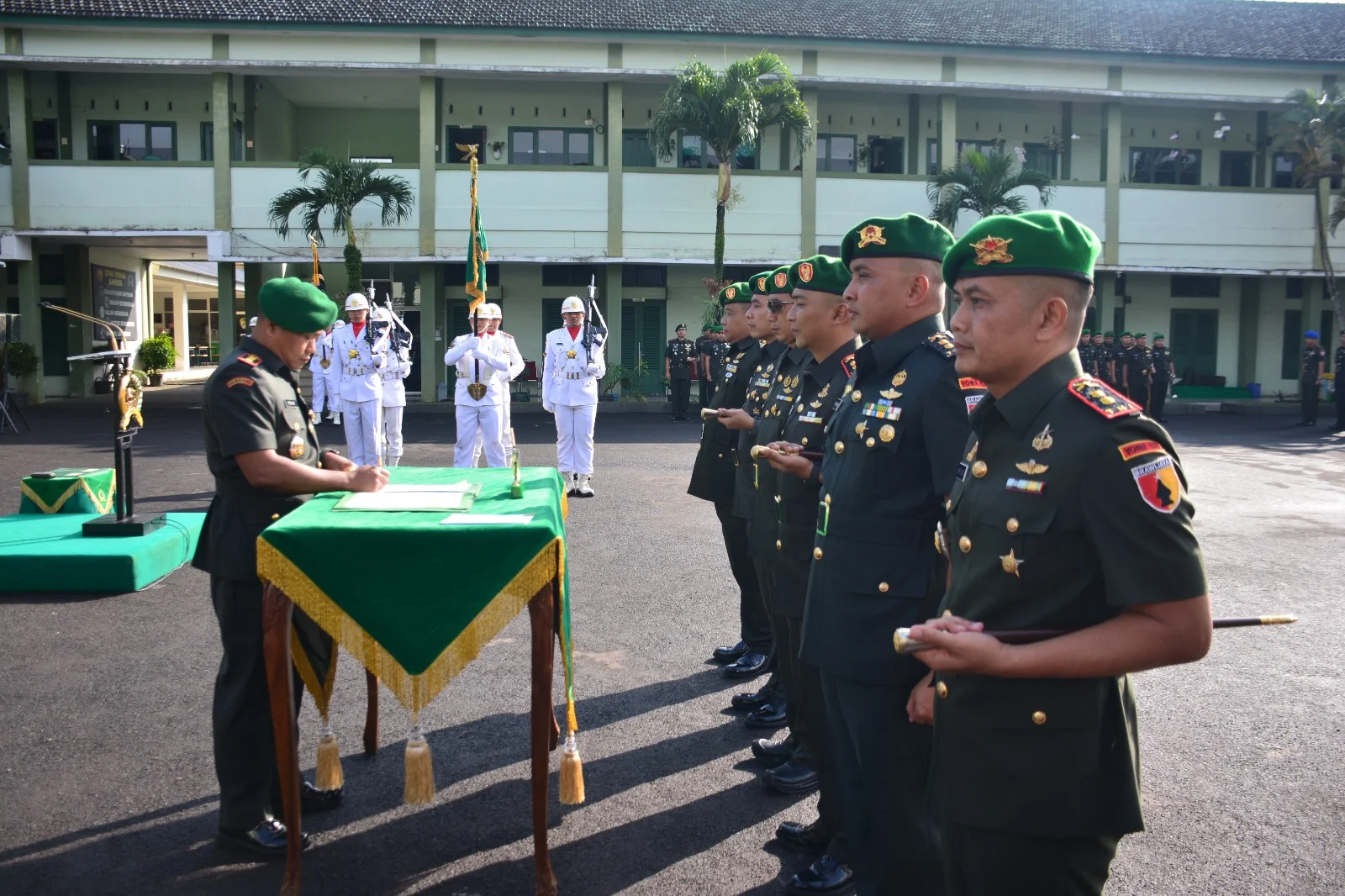 Danrem 083/Bdj Pimpin Sertijab Tiga Pejabat Baru Di Malang
