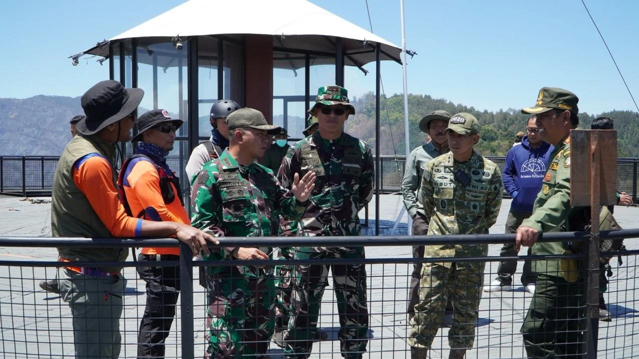 Danrem 083/Bdj Tinjau Langsung Lokasi Karhutla di Kawasan TNBTS Jemplang Ngadas