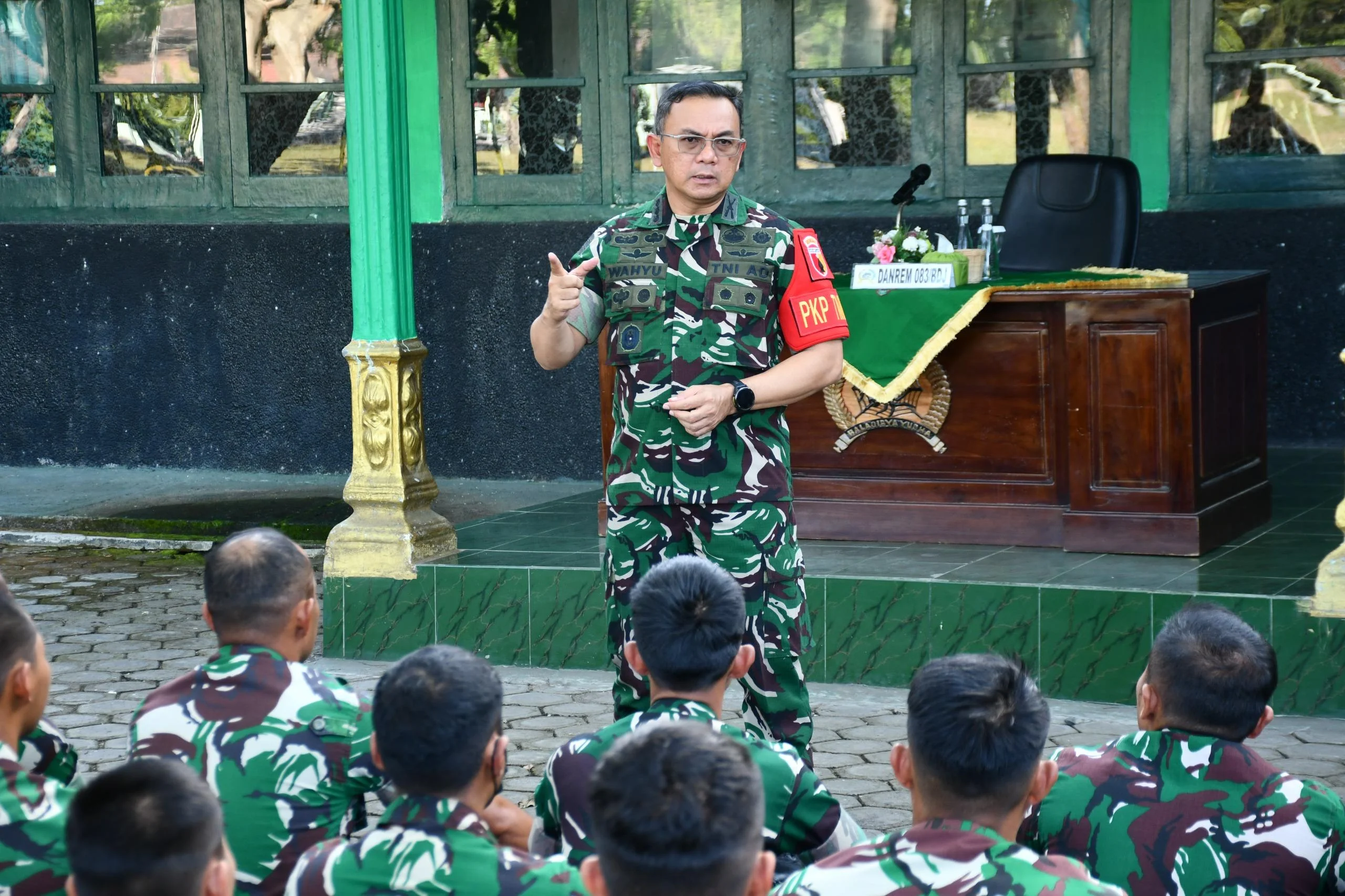 KUNJUNGAN KERJA DANREM 083/BDJ KE YONIF 527/BY