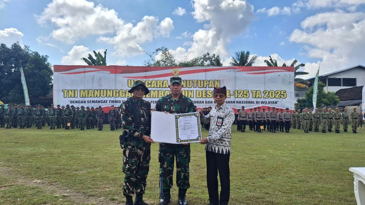 Danrem 083/Bdj Hadiri Penutupan TMMD Ke – 125 Di Banyuwangi