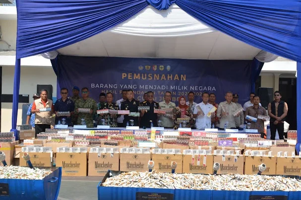 Bea Cukai Jember Musnahkan Lebih dari 7,4 Juta Batang Rokok Ilegal, Kodim 0824/Jember Dukung Pemberantasan Peredaran Rokok Ilegal