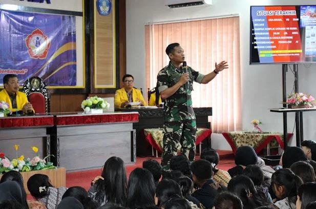 Dandim 0824/Jember Bekali Mahasiswa Baru ITSM dengan Wawasan Kebangsaan Menuju Generasi Emas 2045