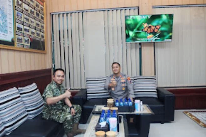 Kapolres Baru Kunjungi Kodim 0821/Lumajang, Perkuat Sinergitas TNI-Polri