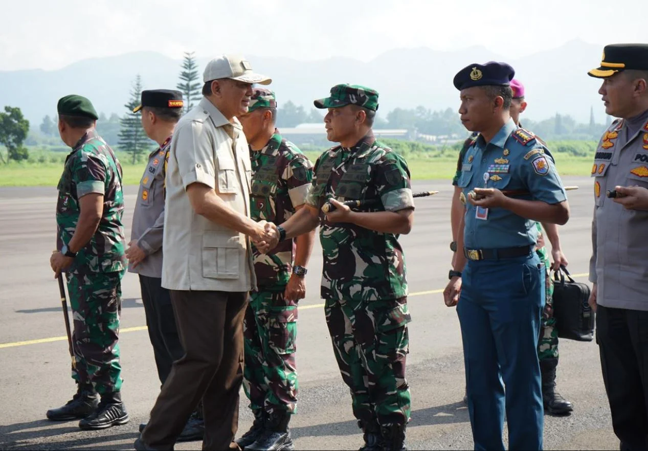 Menhan RI Kunker SMA Taruna  Nusantara dan Divisi Munisi PT. Pindad