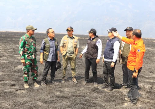 BNPB Serahkan APD dan Peralatan, Perkuat Penanganan Karhutla di Bromo
