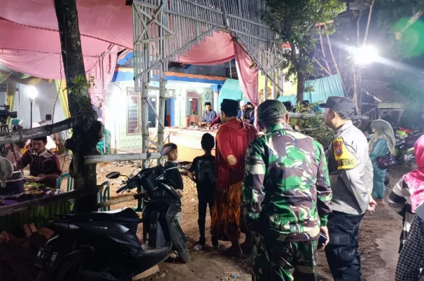 Koramil Leces Pantau Kamtibas Lewat Komsos Dan Patroli Wilayah Binaan
