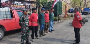 TNI Bersama Dinas Terkait Siaga Karhutla, Babinsa Pantau Titik Rawan di Kawasan Bitakol Baluran
