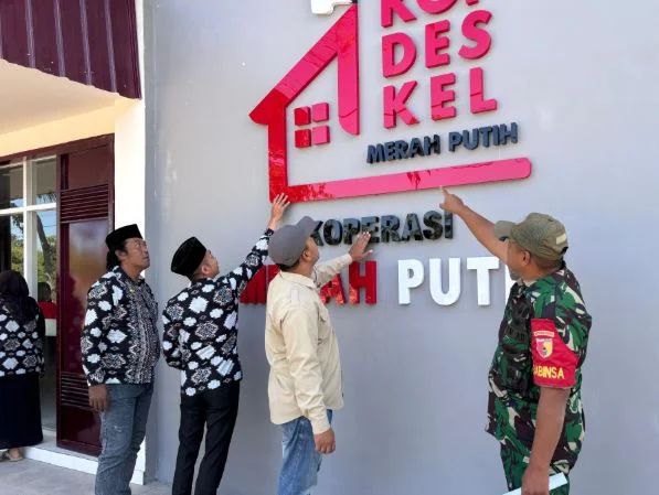 Babinsa dan Pemdes Gunosari Kawal Pembangunan Koprasi Merah Putih,Warga Sambut Antusias Program Nasional Presiden