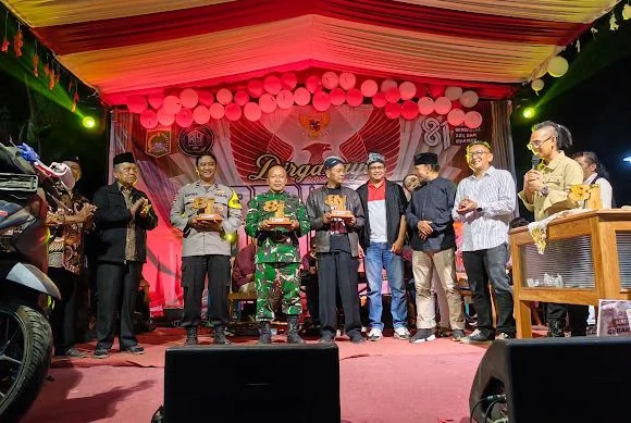 Malam Puncak HUT ke-81 RI di Turen Berlangsung Meriah dan Penuh Kebersamaan
