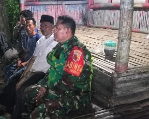 Patroli Malam Jadi Sarana Babinsa Kalidilem Bersama Warga Jaga Kondusivitas Wilayah