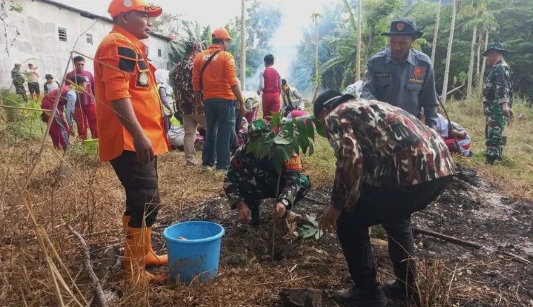 Karya Bakti HUT TNI ke-81, Kodim 0833 Tanam Pohon Bersama Warga malangpost  September 8, 2026