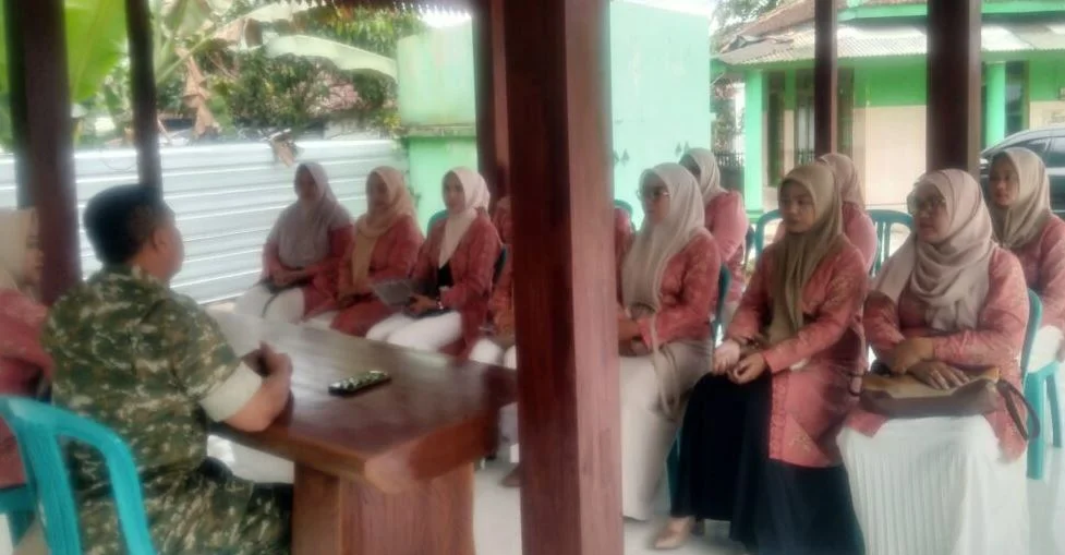 Danramil Songgon Perkuat Soliditas Keluarga Besar TNI Lewat Pembinaan Persit Ranting 21