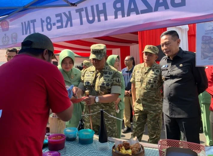 Bazar HUT ke-81 TNI di Malang Libatkan 220 Stan, Pasar Murah Diserbu Warga