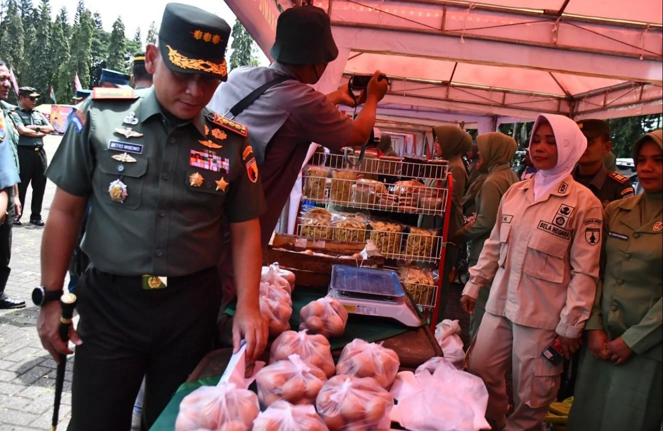 Korem 083/Bdj Gelar Bazar Nurah TNI Sambut Hari raya Idul Fitri