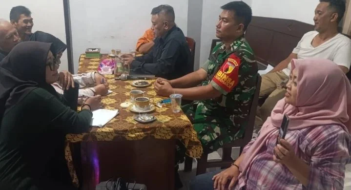 Babinsa Sukoharjo Pererat Silaturahmi Lewat Anjangsana ke Wilayah Binaan