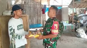 Peduli Warga Binaan, Babinsa Koramil 0823/15 Bungatan Berikan Bantuan Beras