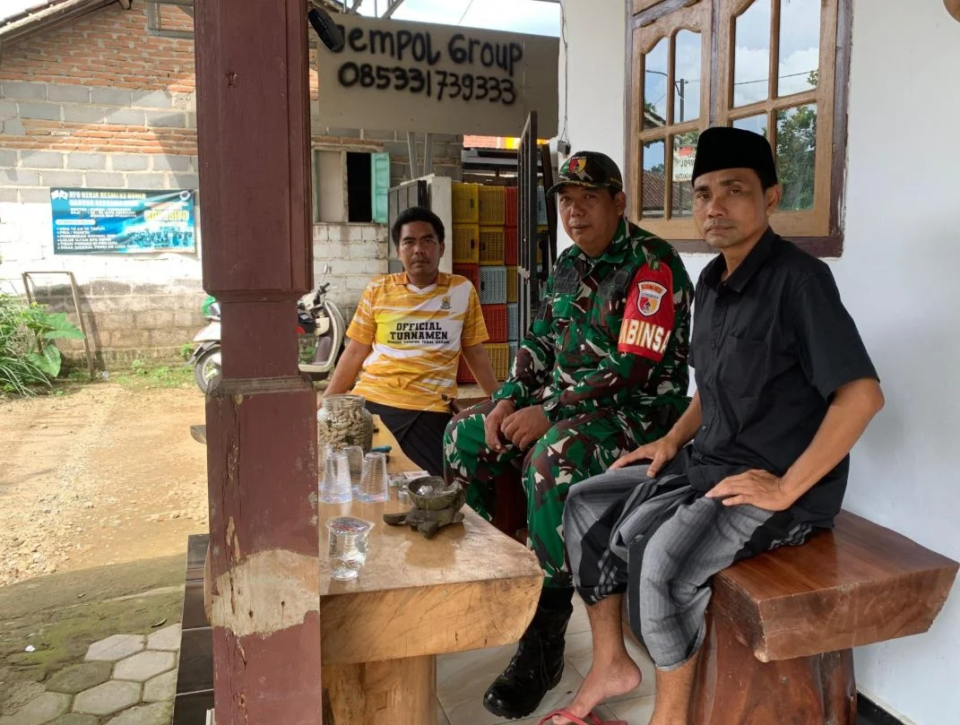 Kunjungi Rumah Warga Binaan, Babinsa Koramil 0825-11/Pesanggaran, Cara Untuk Komunikasi Sosial