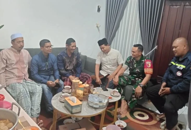 PERKUAT KONDISIFITAS LINGKUNGAN,  BABINSA JALIN KEDEKATAN